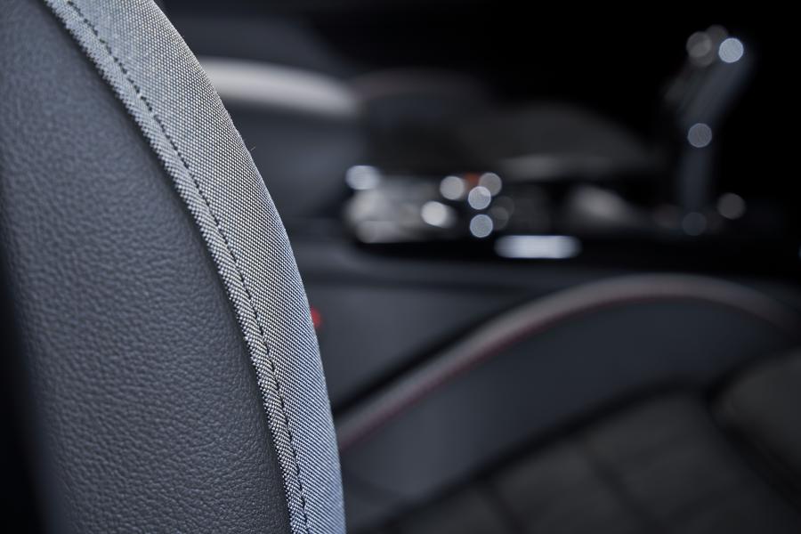 Детали интерьера Mini John Cooper Works Clubman (F54) 2019 года  (WW) (фото 18 из 56)